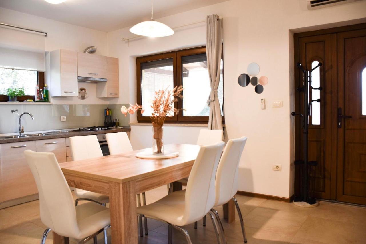 Holiday House Val Vidal Ровинь Экстерьер фото